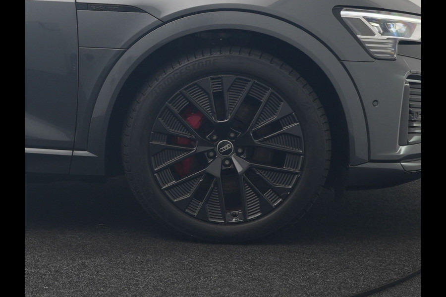 Audi Q8 e-tron 55 Quattro S Line 115 kWh 408pk Dealer O.H | Panodak | Luchtvering | Camera | Bang & Olufsen | Alcantara Sportstoelen Memory & Verwarmd | Sfeerverlichting | Cruise Control | DAB | Navigatie | Virtual | 21"L.M |
