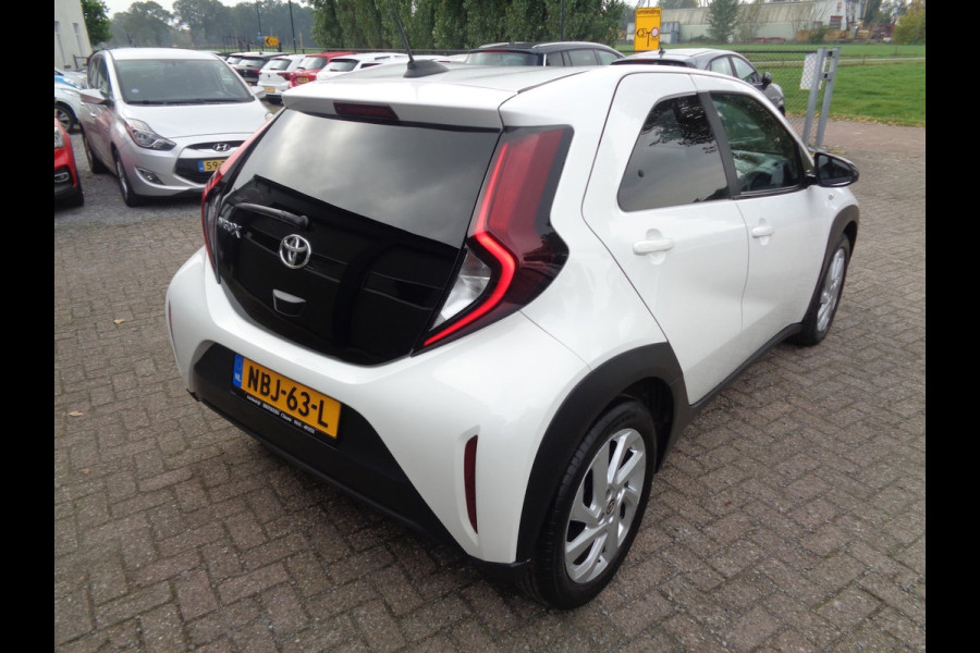 Toyota Aygo X 1.0 VVT-i MT Play