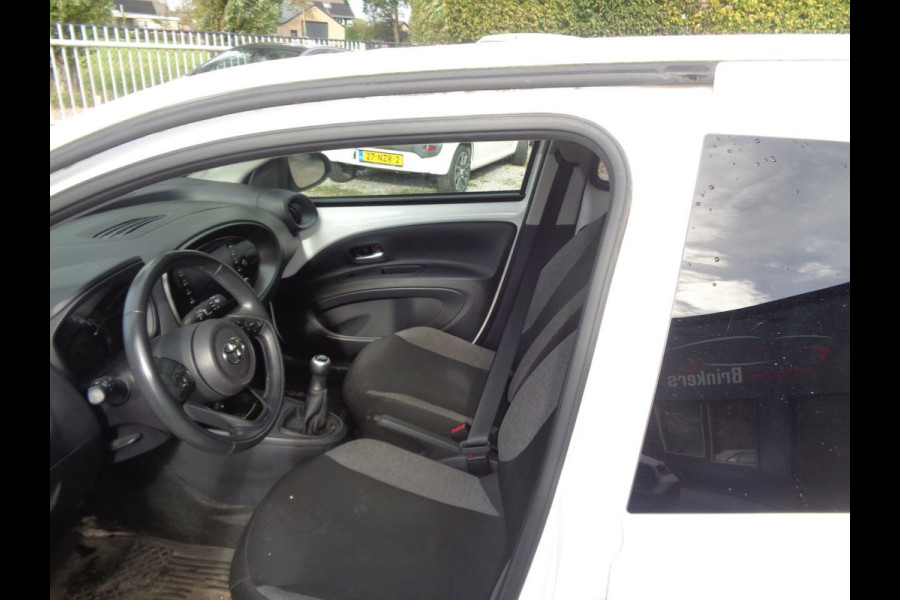 Toyota Aygo X 1.0 VVT-i MT Play