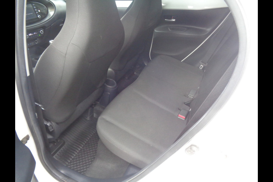 Toyota Aygo X 1.0 VVT-i MT Play
