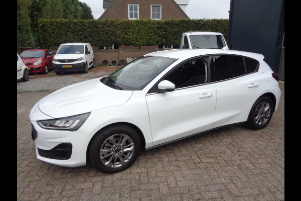 Ford Focus 1.0 EcoBoost Hybrid Titanium