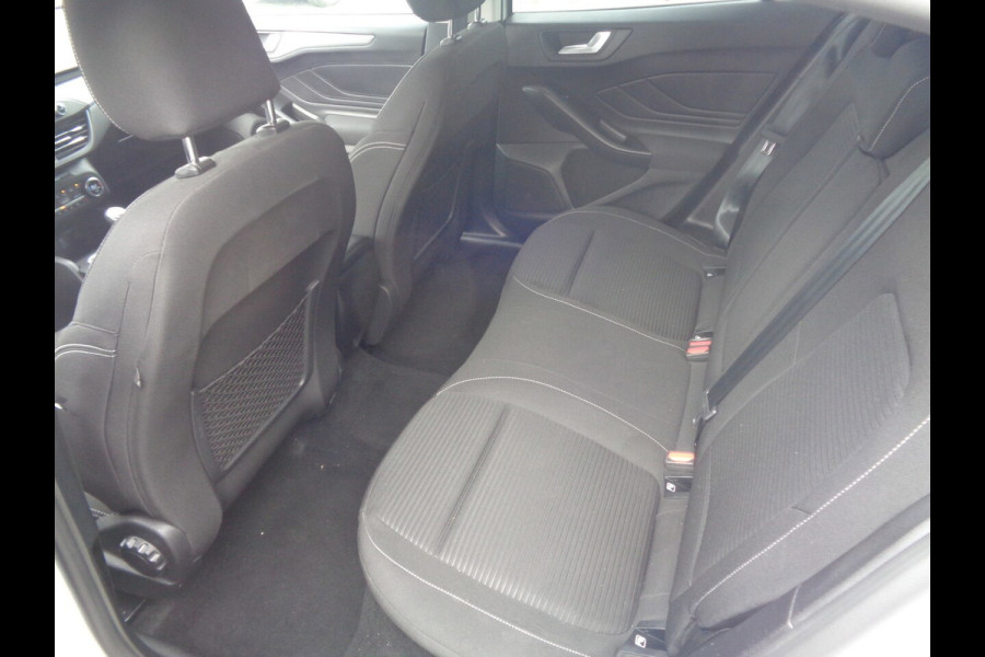 Ford Focus 1.0 EcoBoost Hybrid Titanium