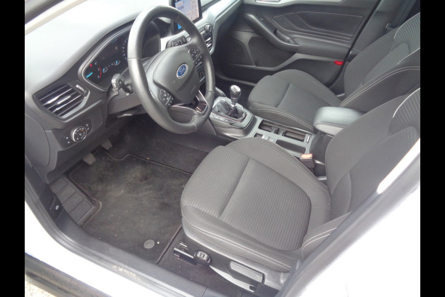 Ford Focus 1.0 EcoBoost Hybrid Titanium
