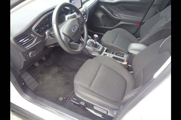 Ford Focus 1.0 EcoBoost Hybrid Titanium
