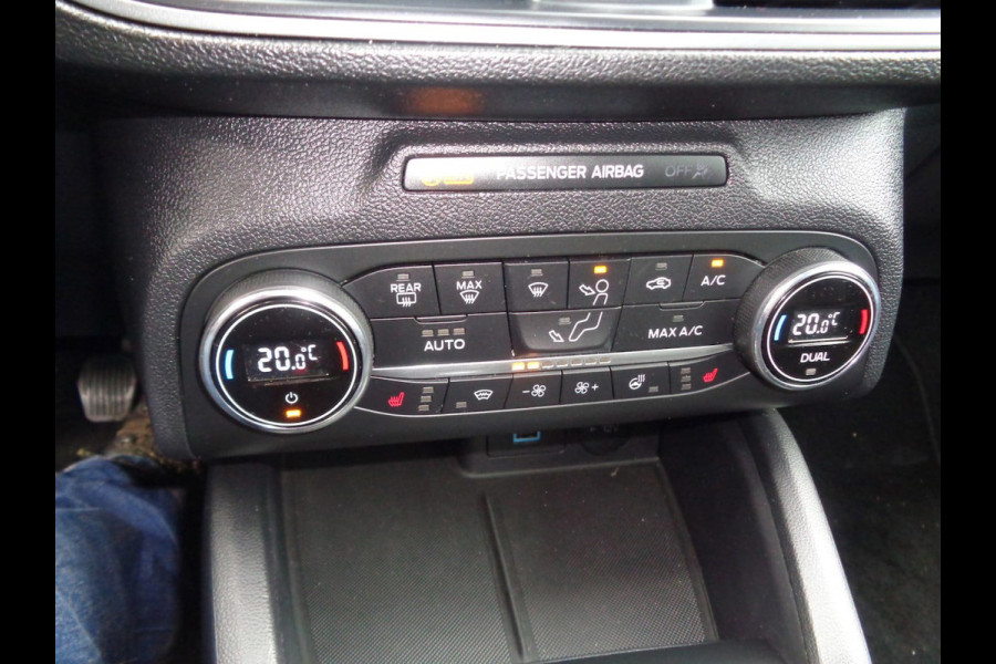 Ford Focus 1.0 EcoBoost Hybrid Titanium
