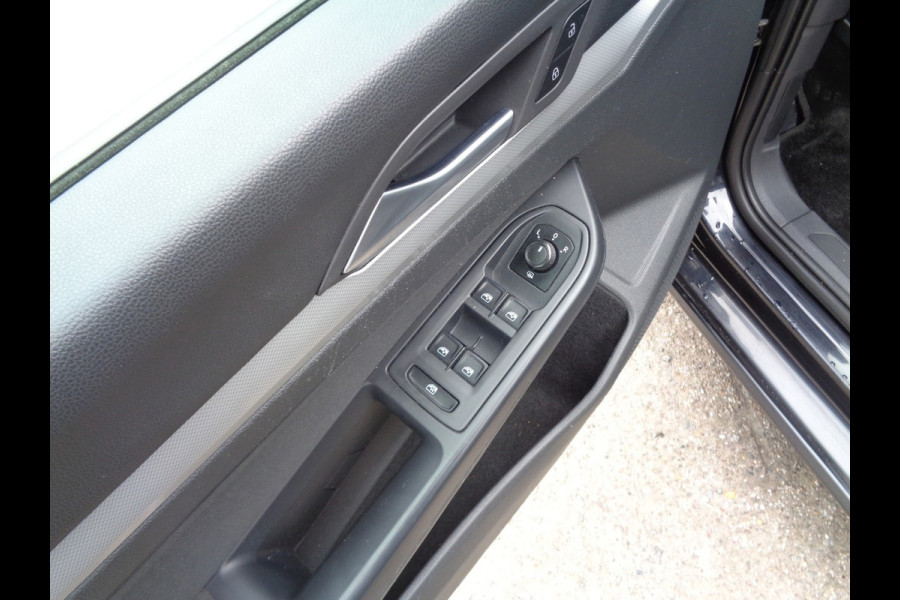 Volkswagen Golf 1.0 TSI Golf