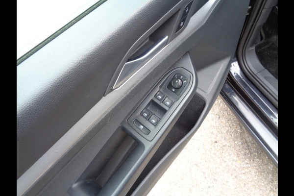 Volkswagen Golf 1.0 TSI Golf