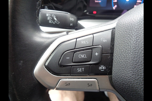 Volkswagen Golf 1.0 TSI Golf