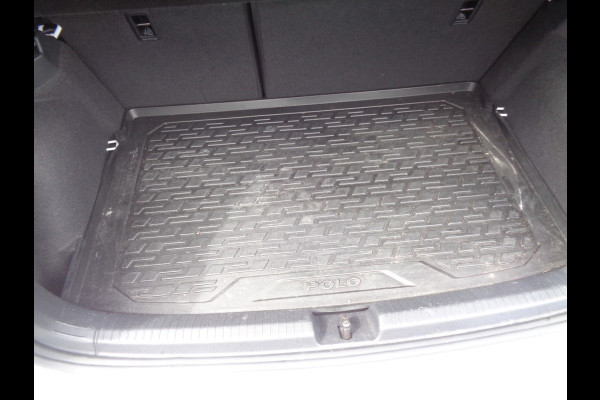 Volkswagen Polo 1.0 TSI Life Business