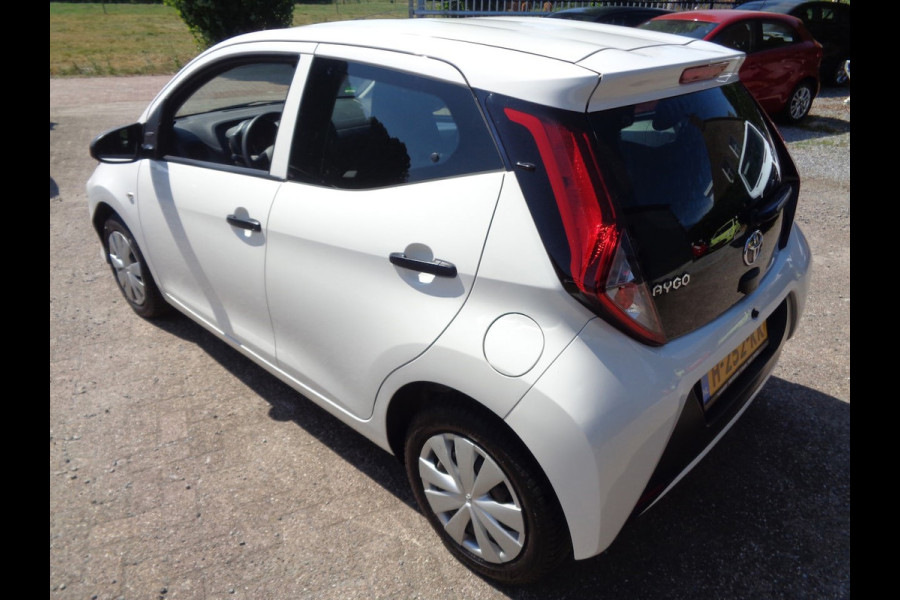 Toyota Aygo 1.0 VVT-i x-fun