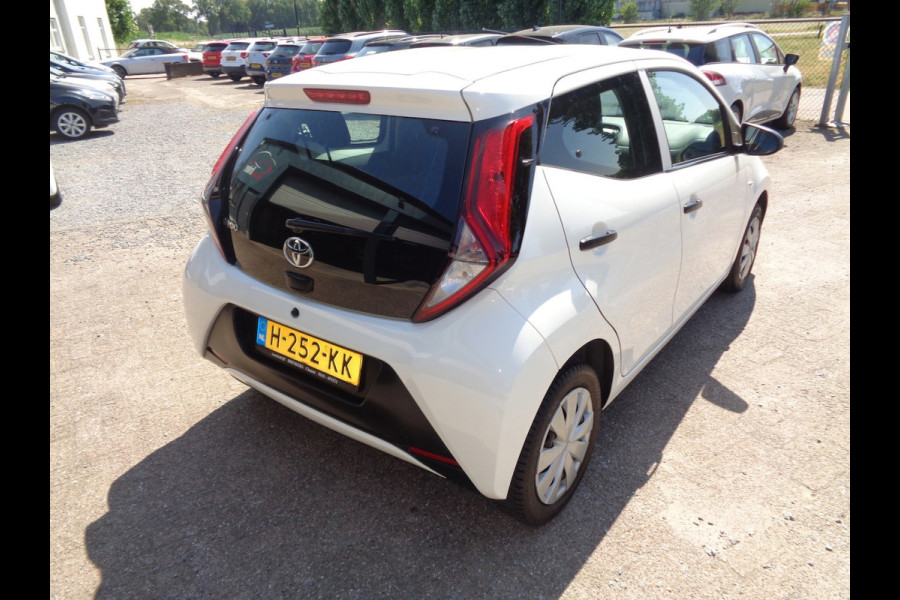 Toyota Aygo 1.0 VVT-i x-fun