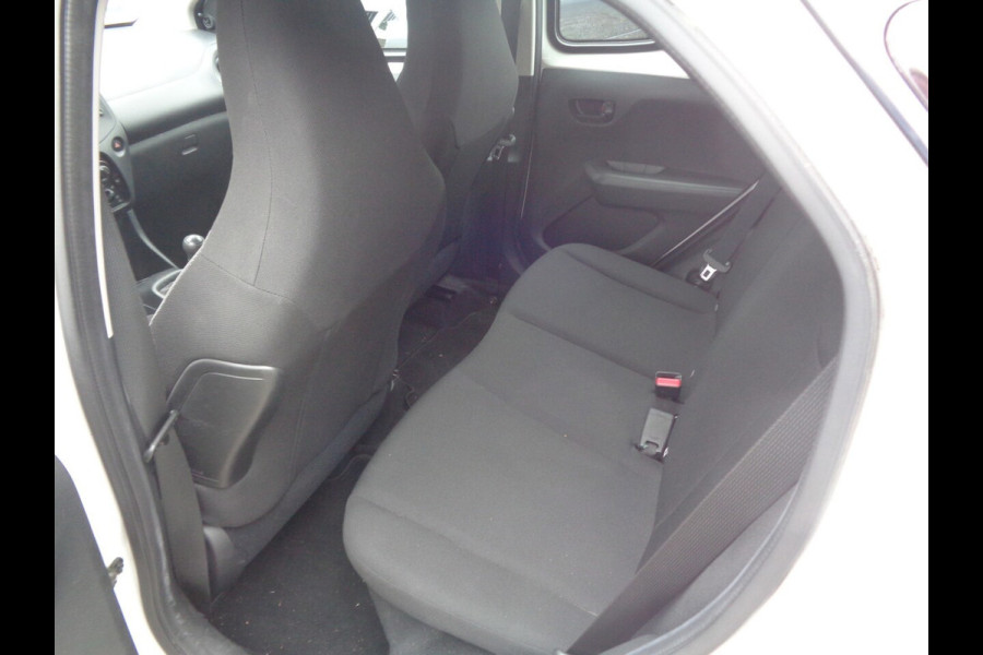 Toyota Aygo 1.0 VVT-i x-fun