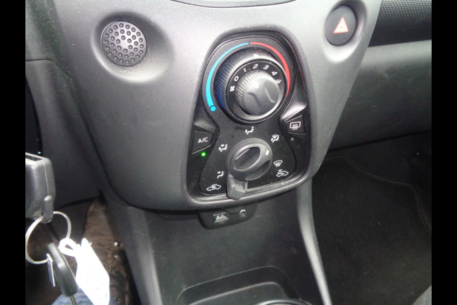 Toyota Aygo 1.0 VVT-i x-fun