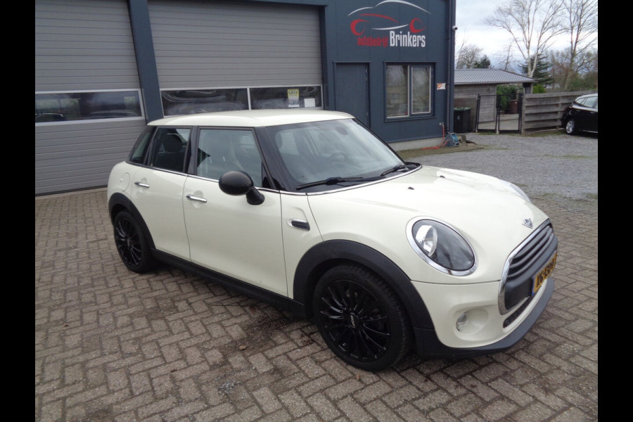 MINI 5-deurs 1.5 One First