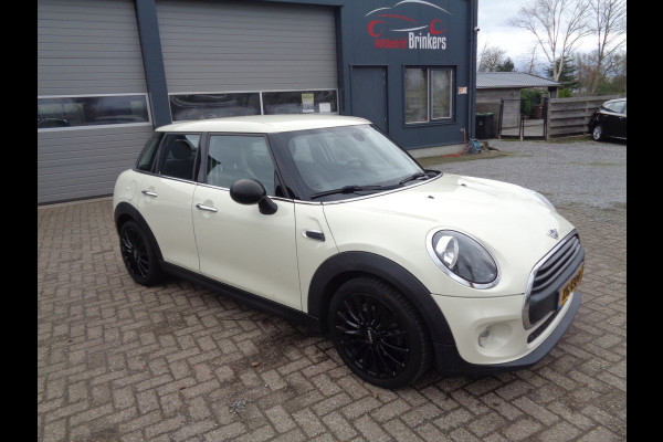 MINI 5-deurs 1.5 One First