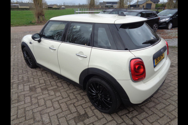 MINI 5-deurs 1.5 One First