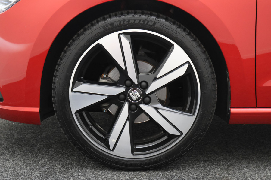 Seat Ibiza 1.0 TSI FR Business Intense Panoramadak, Camera, ACC, Beats Audio, Apple CarPlay, 18"