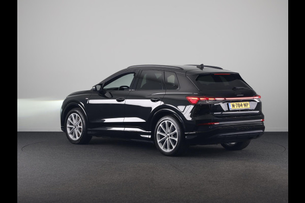 Audi Q4 e-tron 40 Launch edition S Competition 77 kWh 204 pk | SOH 97,14% | Warmtepomp | Navigatie | Parkeersensoren | Achteruitrijcamera | Stoelverwarming | Sonos Geluidssysteem | Head-up display | S-Line |