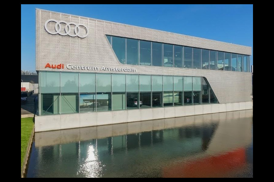 Audi Q4 e-tron 40 Launch edition S Competition 77 kWh 204 pk | SOH 97,14% | Warmtepomp | Navigatie | Parkeersensoren | Achteruitrijcamera | Stoelverwarming | Sonos Geluidssysteem | Head-up display | S-Line |