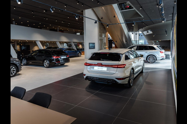 Audi Q4 e-tron 40 Launch edition S Competition 77 kWh 204 pk | SOH 97,14% | Warmtepomp | Navigatie | Parkeersensoren | Achteruitrijcamera | Stoelverwarming | Sonos Geluidssysteem | Head-up display | S-Line |