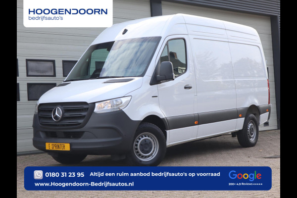 Mercedes-Benz eSprinter 320 81 kWh RWD L2H2 - Trekhaak - Winter pakket