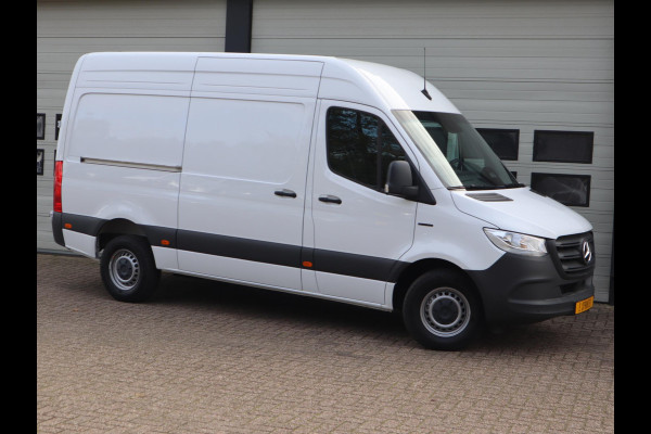 Mercedes-Benz eSprinter 320 81 kWh RWD L2H2 - Trekhaak - Winter pakket