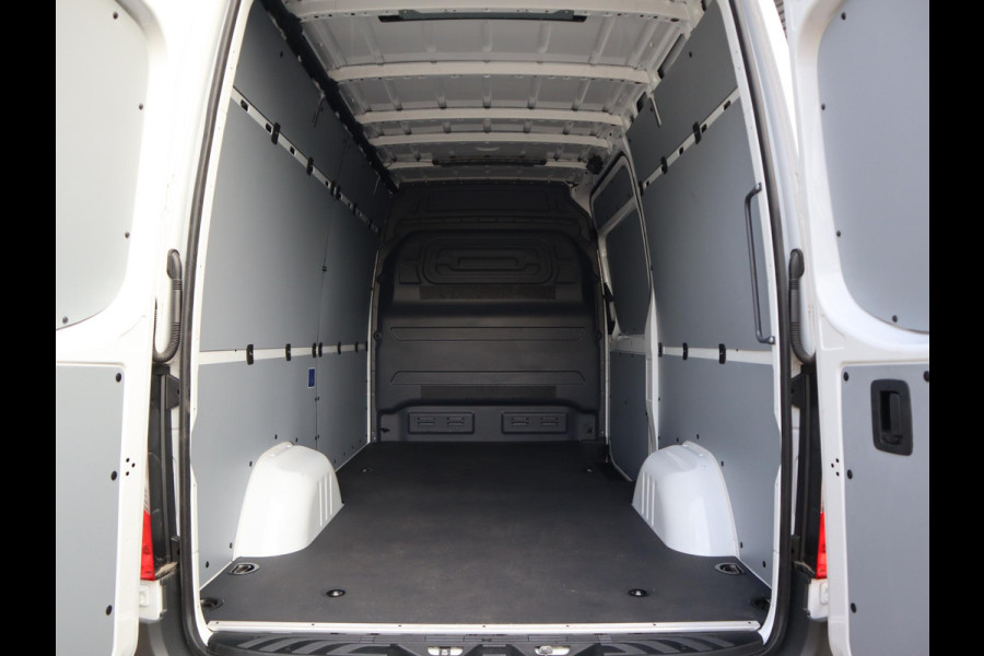 Mercedes-Benz eSprinter 320 81 kWh RWD L2H2 - Trekhaak - Winter pakket