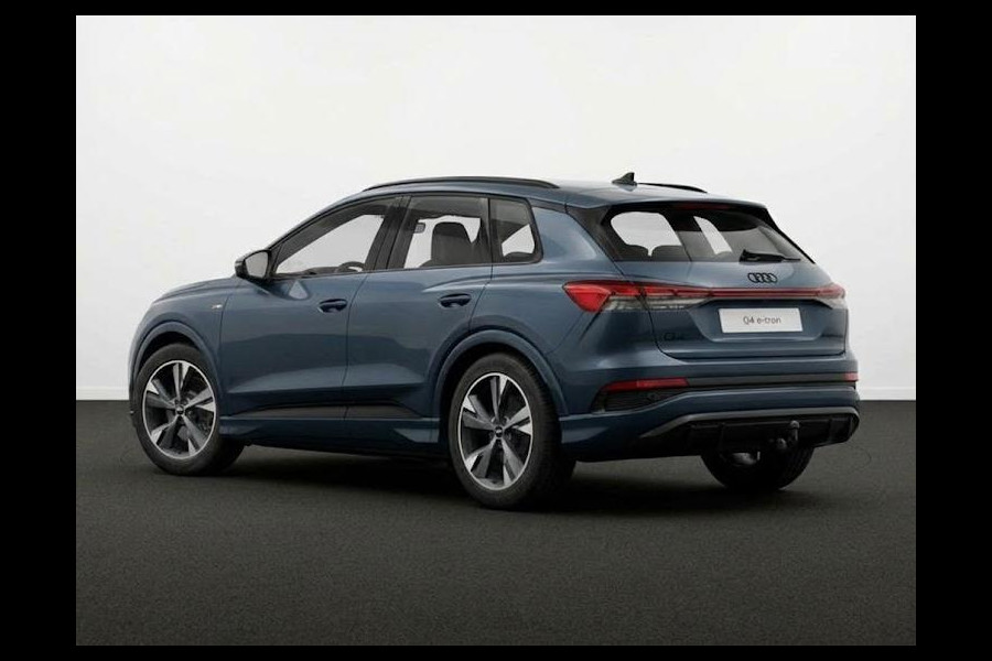 Audi Q4 e-tron S edition performance 82 kWh 286 pk | Optiekpakket zwart | Techniekpakket plus | Lichtpakket plus ambient light | Trekhaak |