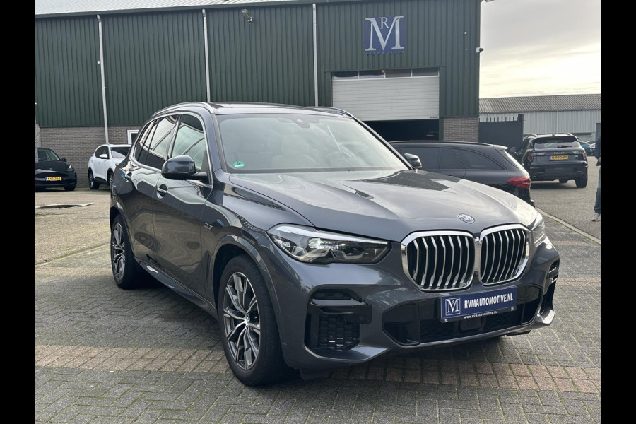 BMW X5 xDrive 45e M Sport SOH 100% | PANORAMADAK | ADAPTIVE M ONDERSTEL | HEAD-UP | LUCHTVERING | MEMORY COMFORT STOELEN |
