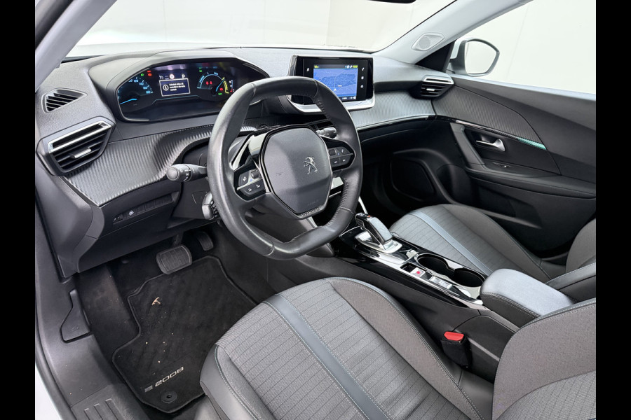Peugeot e-2008 EV Allure Pack 50kWh Trekhaak 3D-Navi 360°Camera Apple Carplay Android Auto Ecc SOH 88% Regen-Lichtsensor Privacy Glas Led Isofix Bluetooth Cruise Control 1e Eigenaar Dealeronderhouden Origineel Nederlandse Auto