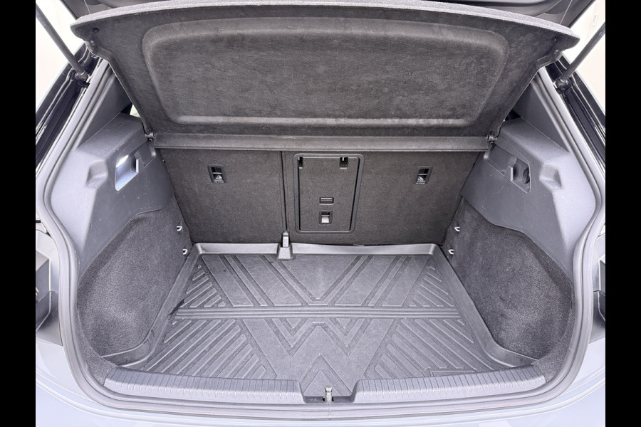 Volkswagen ID.3 204PK 62kWh SOH 90% Trekhaak Adap.Cruise Stoelverwarming Matrix led Navi-Pro Apple Carplay Android Auto Pdc Business Privacy Glas Mirror Link Isofix Keyless advanced Rijstrooksensor Bluetooth