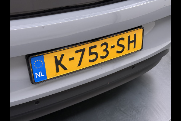 Volkswagen ID.3 204PK 62kWh SOH 90% Trekhaak Adap.Cruise Stoelverwarming Matrix led Navi-Pro Apple Carplay Android Auto Pdc Business Privacy Glas Mirror Link Isofix Keyless advanced Rijstrooksensor Bluetooth