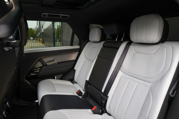Land Rover Range Rover Sport 3.0 P440e Dynamic HSE | BTW! | NAP | PANO | 4 X STOELKOELING | SOFTCLOSE | 22 INCH | 360 | HUD
