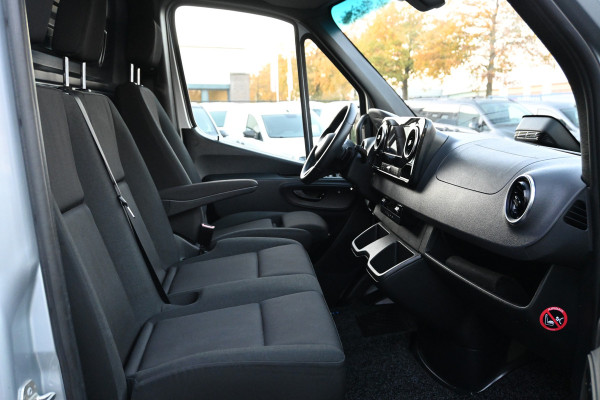 Mercedes-Benz Sprinter 317 CDI L2H2 Pro LED, Geveerde stoel, Navigatie met camera