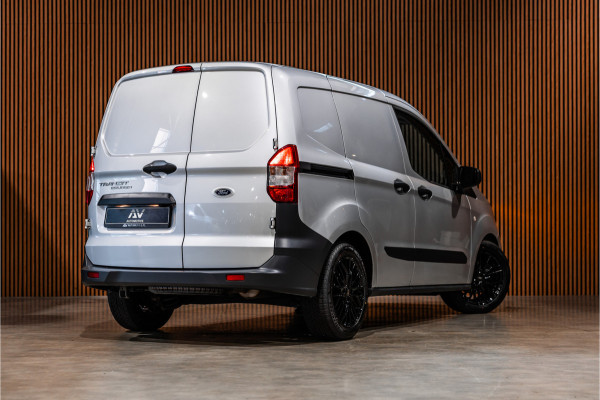 Ford Transit Courier 1.0 100 PK | Benzine | Navigatie | CarPlay | PDC | Stoelverwarming | Cruise control | MF Stuur | Airco | Nieuwe APK | Dealer onderhouden