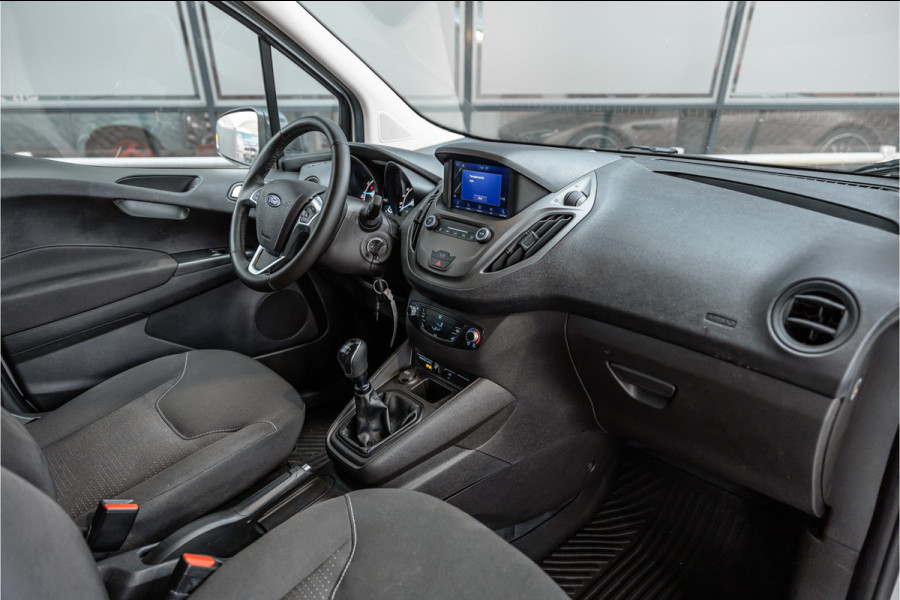 Ford Transit Courier 1.0 100 PK | Benzine | Navigatie | CarPlay | PDC | Stoelverwarming | Cruise control | MF Stuur | Airco | Nieuwe APK | Dealer onderhouden