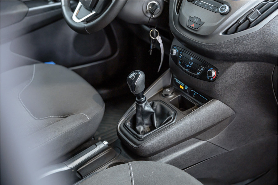 Ford Transit Courier 1.0 100 PK | Benzine | Navigatie | CarPlay | PDC | Stoelverwarming | Cruise control | MF Stuur | Airco | Nieuwe APK | Dealer onderhouden