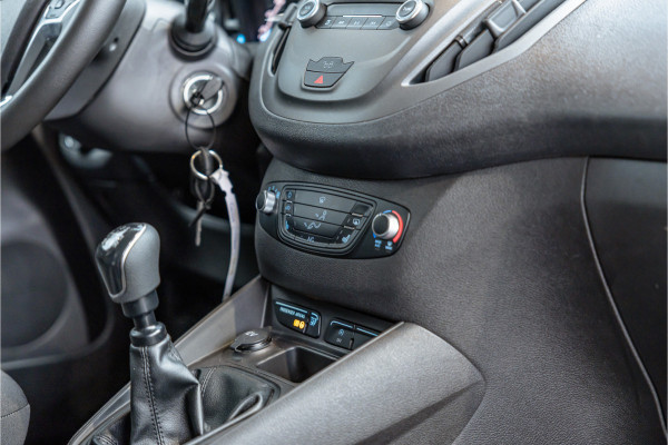 Ford Transit Courier 1.0 100 PK | Benzine | Navigatie | CarPlay | PDC | Stoelverwarming | Cruise control | MF Stuur | Airco | Nieuwe APK | Dealer onderhouden