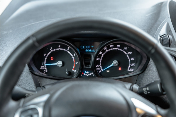 Ford Transit Courier 1.0 100 PK | Benzine | Navigatie | CarPlay | PDC | Stoelverwarming | Cruise control | MF Stuur | Airco | Nieuwe APK | Dealer onderhouden