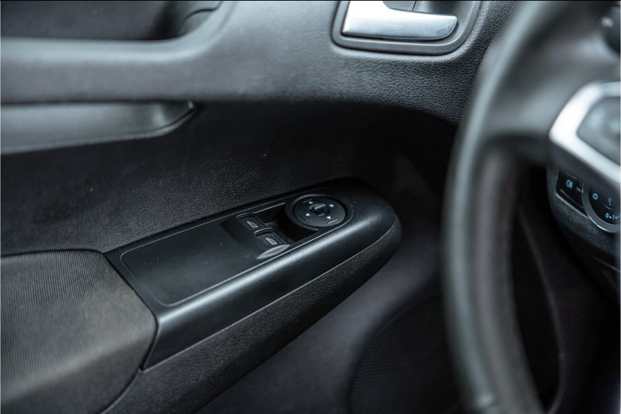 Ford Transit Courier 1.0 100 PK | Benzine | Navigatie | CarPlay | PDC | Stoelverwarming | Cruise control | MF Stuur | Airco | Nieuwe APK | Dealer onderhouden