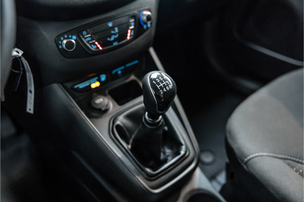 Ford Transit Courier 1.0 100 PK | Benzine | Navigatie | CarPlay | PDC | Stoelverwarming | Cruise control | MF Stuur | Airco | Nieuwe APK | Dealer onderhouden