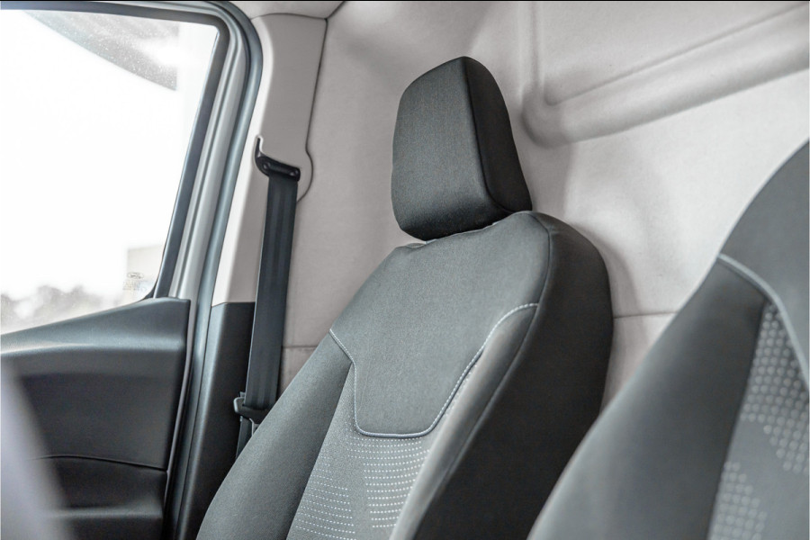 Ford Transit Courier 1.0 100 PK | Benzine | Navigatie | CarPlay | PDC | Stoelverwarming | Cruise control | MF Stuur | Airco | Nieuwe APK | Dealer onderhouden