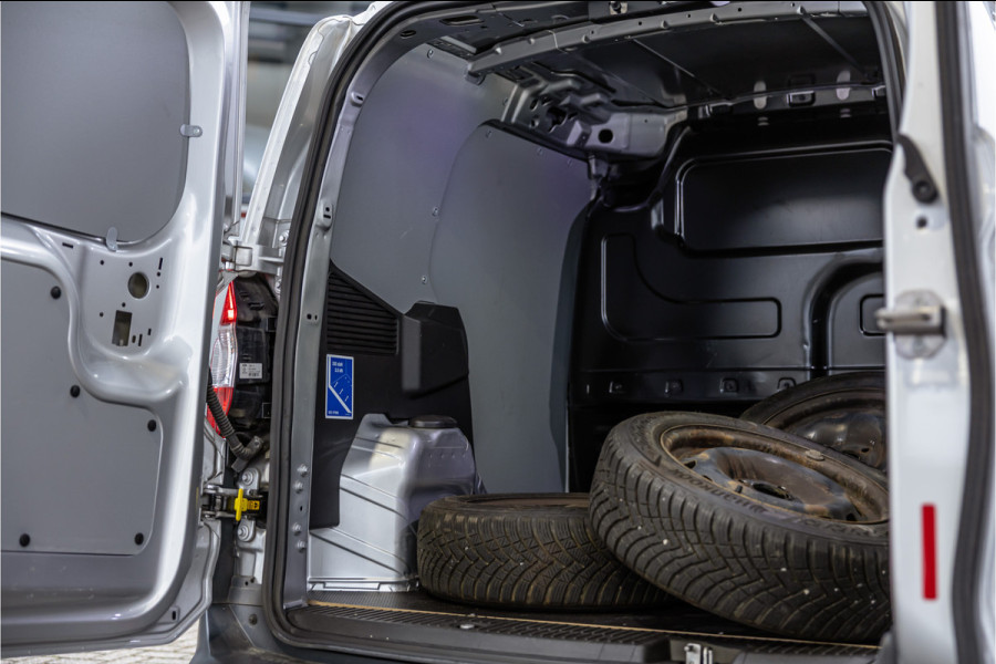 Ford Transit Courier 1.0 100 PK | Benzine | Navigatie | CarPlay | PDC | Stoelverwarming | Cruise control | MF Stuur | Airco | Nieuwe APK | Dealer onderhouden