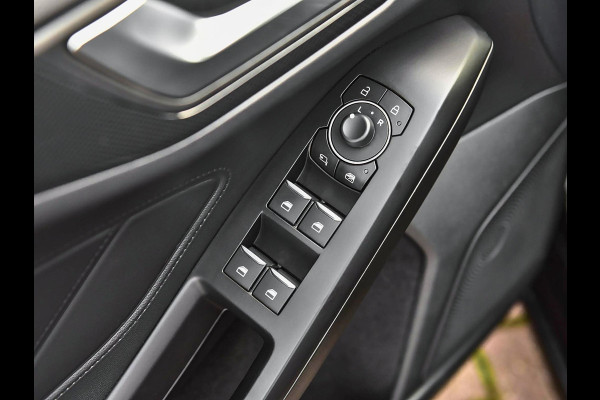 Ford FOCUS Wagon 1.0 EcoBoost Hybrid ST Line Trekhaak ACC Head up display Camera Carplay