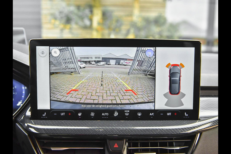 Ford FOCUS Wagon 1.0 EcoBoost Hybrid ST Line Trekhaak ACC Head up display Camera Carplay