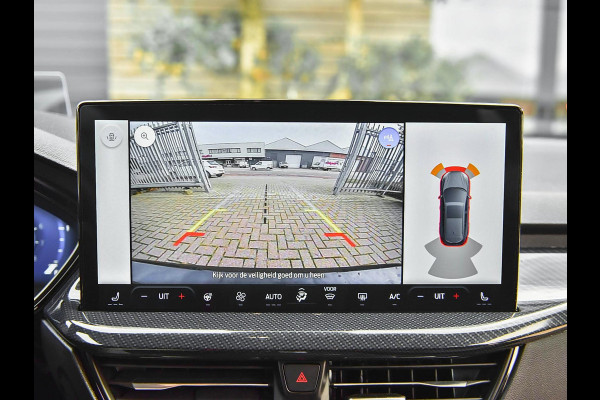 Ford FOCUS Wagon 1.0 EcoBoost Hybrid ST Line Trekhaak ACC Head up display Camera Carplay