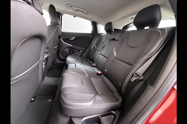 Volvo V40 1.5T 123PK Automaat Trekhaak Navi Bluetooth Pdc Cruise Control Inscription Isofix Lmv Led 1.500KG Trekgewicht