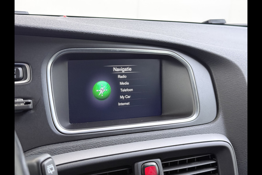 Volvo V40 1.5T 123PK Automaat Trekhaak Navi Bluetooth Pdc Cruise Control Inscription Isofix Lmv Led 1.500KG Trekgewicht