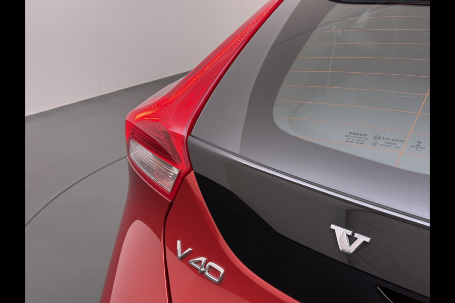 Volvo V40 1.5T 123PK Automaat Trekhaak Navi Bluetooth Pdc Cruise Control Inscription Isofix Lmv Led 1.500KG Trekgewicht
