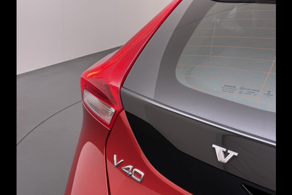 Volvo V40 1.5T 123PK Automaat Trekhaak Navi Bluetooth Pdc Cruise Control Inscription Isofix Lmv Led 1.500KG Trekgewicht